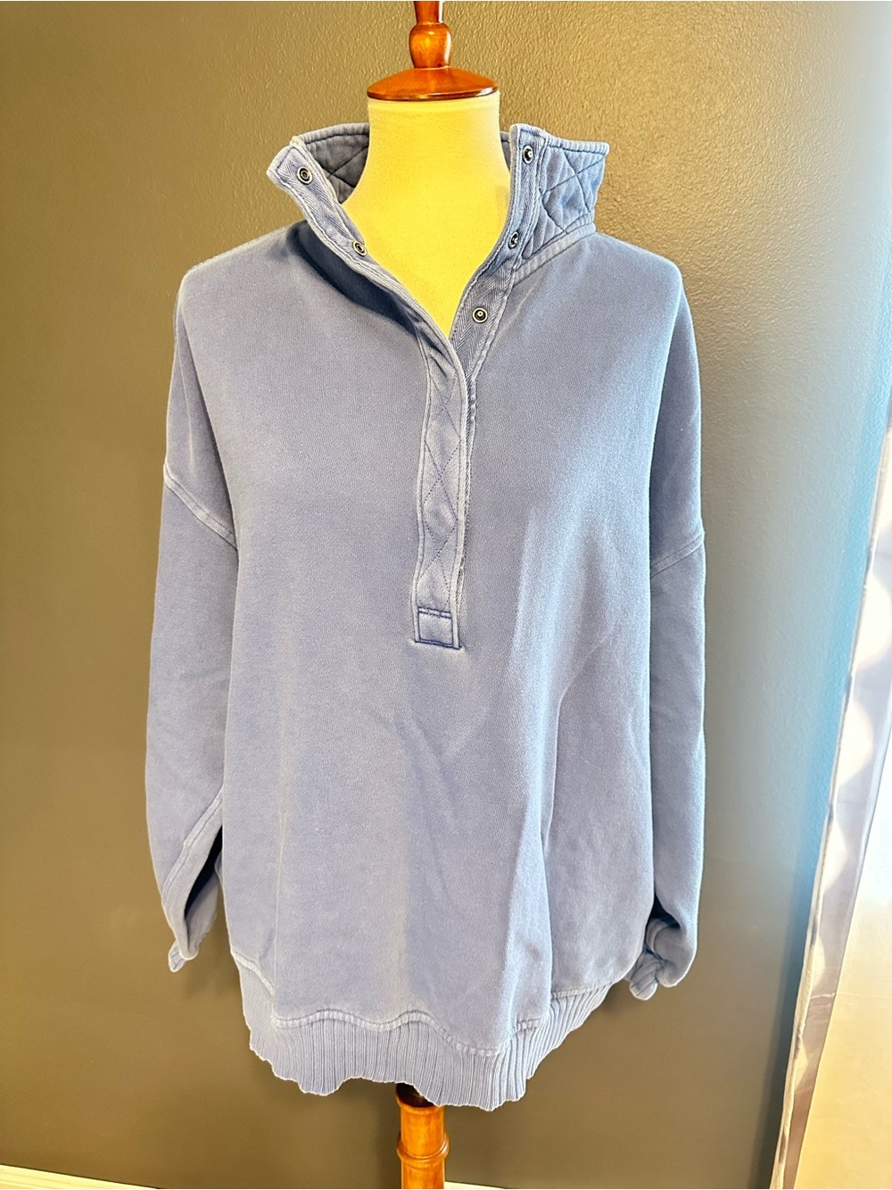 Aerie Women’s M Oversized Bonfire Pullover Sweatshirt Blue Quilted Collar